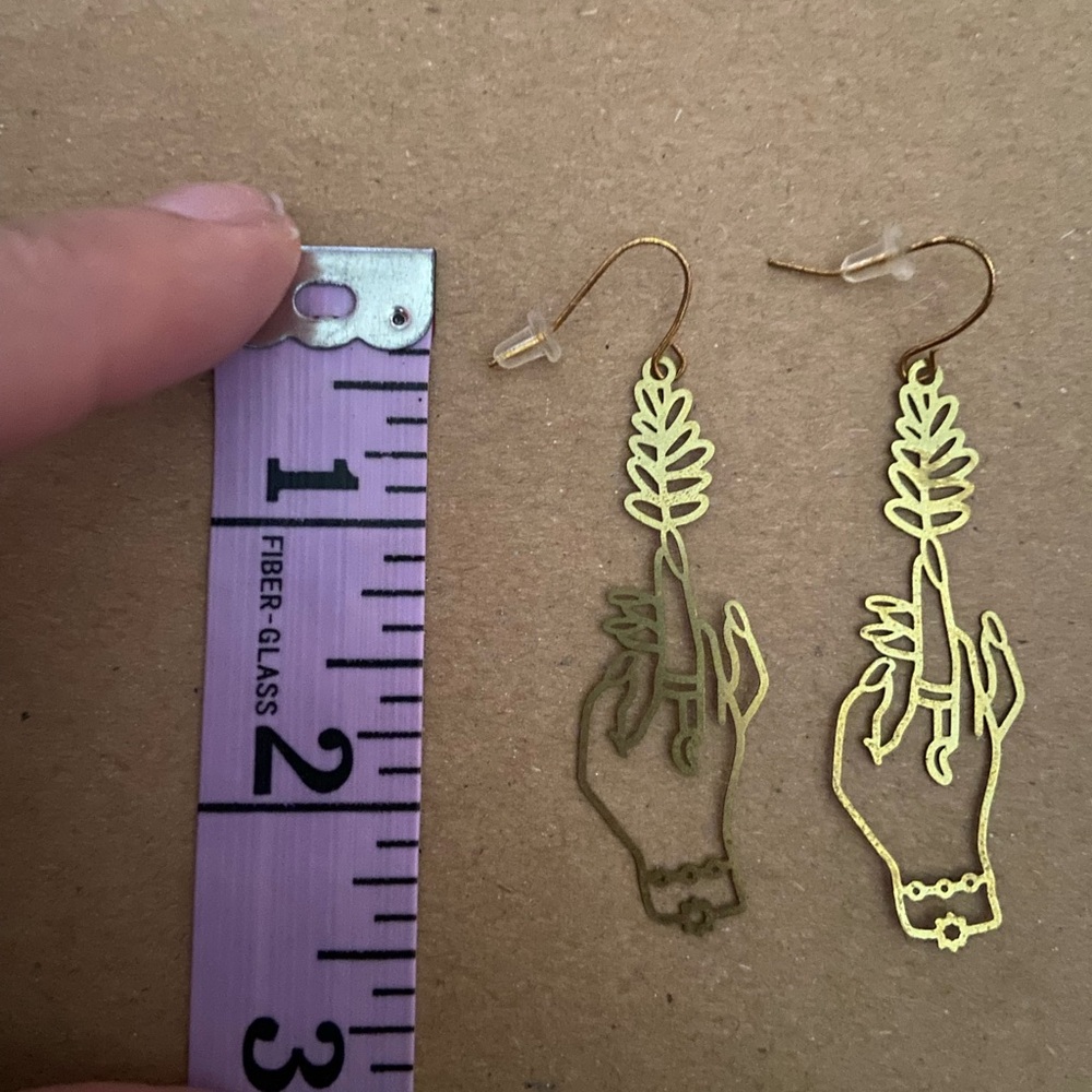 Dainty hand olive branch earrings - Picture 2 of 4